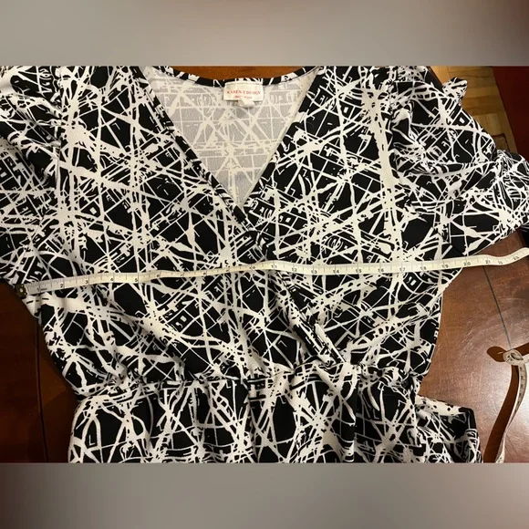 Karen-T Design jumpsuit / romper wide-leg. Black & white geometric. Stretchy. L - Picture 8 of 13